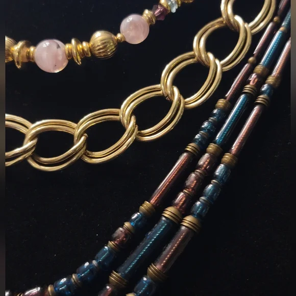 All Glass Very Vintage Aegean Blue & Wine Colored Necklace With Brass Elements. - Picture 6 of 7